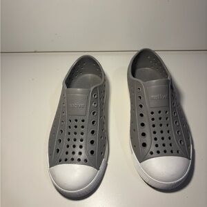 Native Kids Water Shoe Slip-On in Gray and White